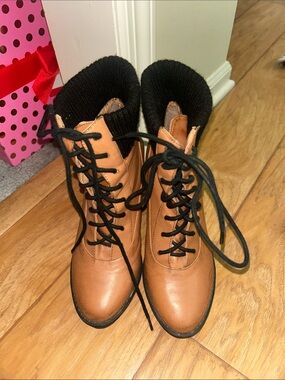 Deena & Ozzy Tan Lace-Up Ankle Boots with Black Knit Collar